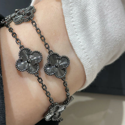 [Olivia JW]CLOVER 5 MOTIF BLACK BRACELET