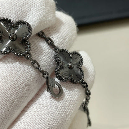 [Olivia JW]CLOVER 5 MOTIF BLACK BRACELET