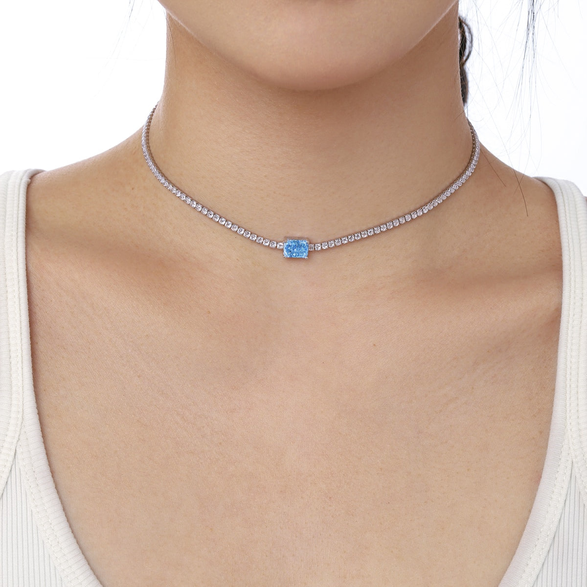 [Olivia Jewelry]2.0 carat Ornate Emerald Cut Necklace