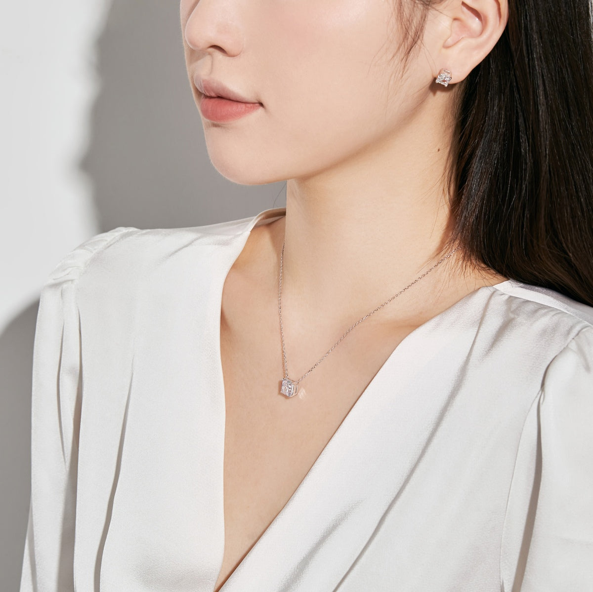 [Elitejewels]1.0カラットの輝くプリンセスカットウェディングイヤリング