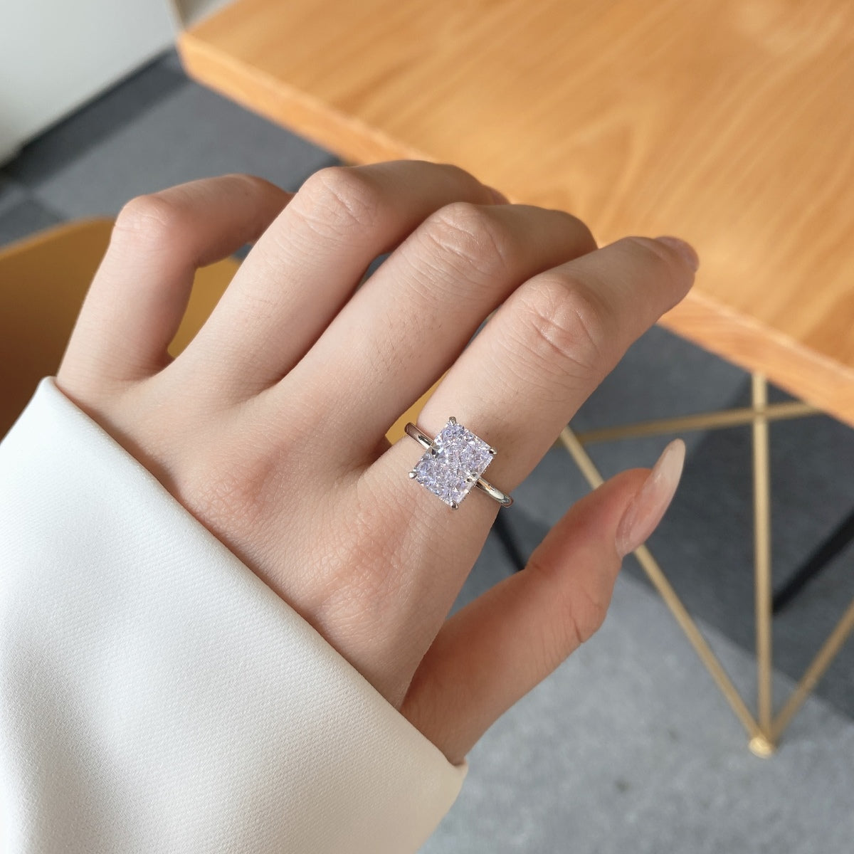 [Olivia Jewelry]4.0 Carat Ornate Enchanting Radiand Cut Banquet Ring