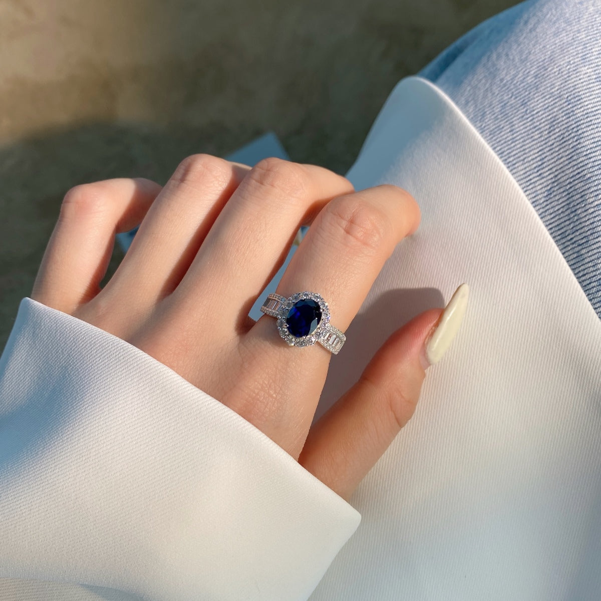 [Olivia Jewelry]1.5 Carat Dazzling Charming Oval Cut Banquet Ring