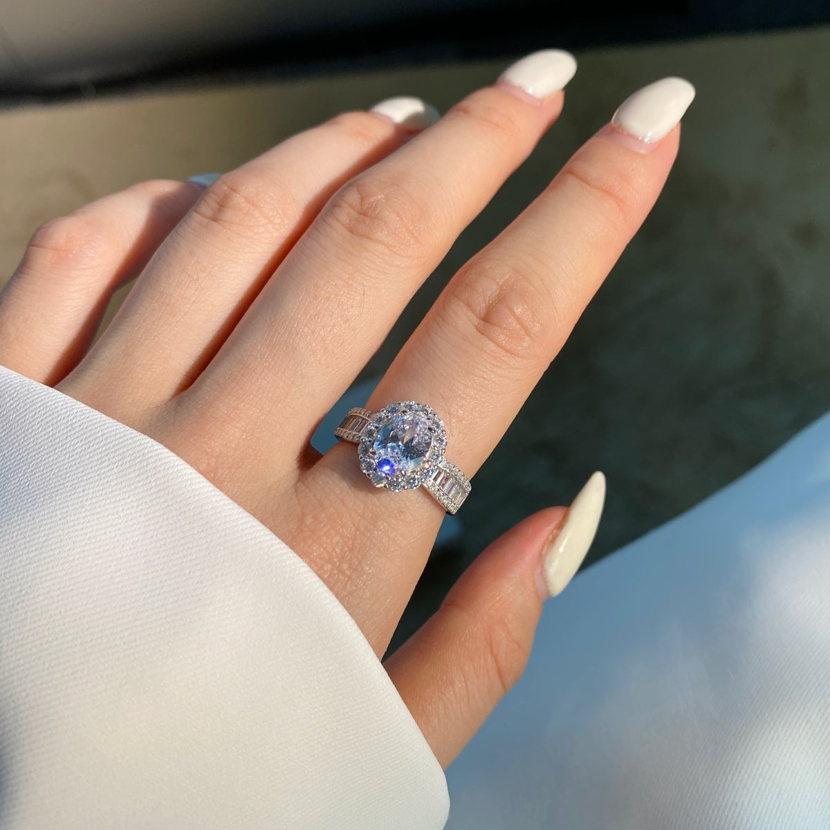 [Olivia Jewelry]1.5 Carat Dazzling Charming Oval Cut Banquet Ring