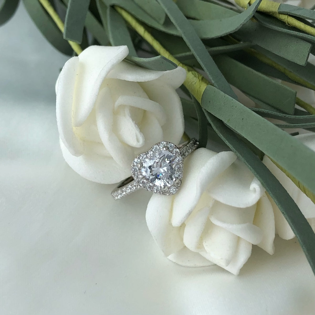 [Olivia Jewelry]Eternity Splashy Romantic Heart Shape Lover Ring