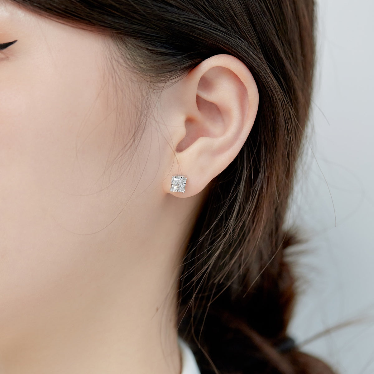 [Elitejewels]1.0カラットの輝くプリンセスカットウェディングイヤリング