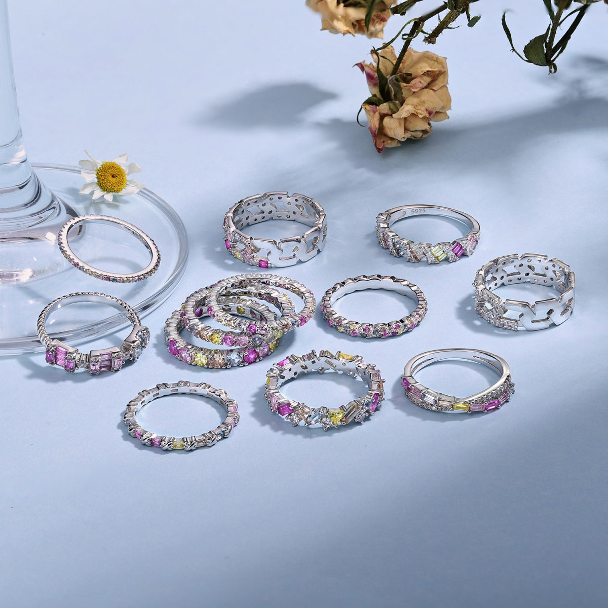 [Elitejewels]輝く鮮やかなエメラルドカットのデイリーリング