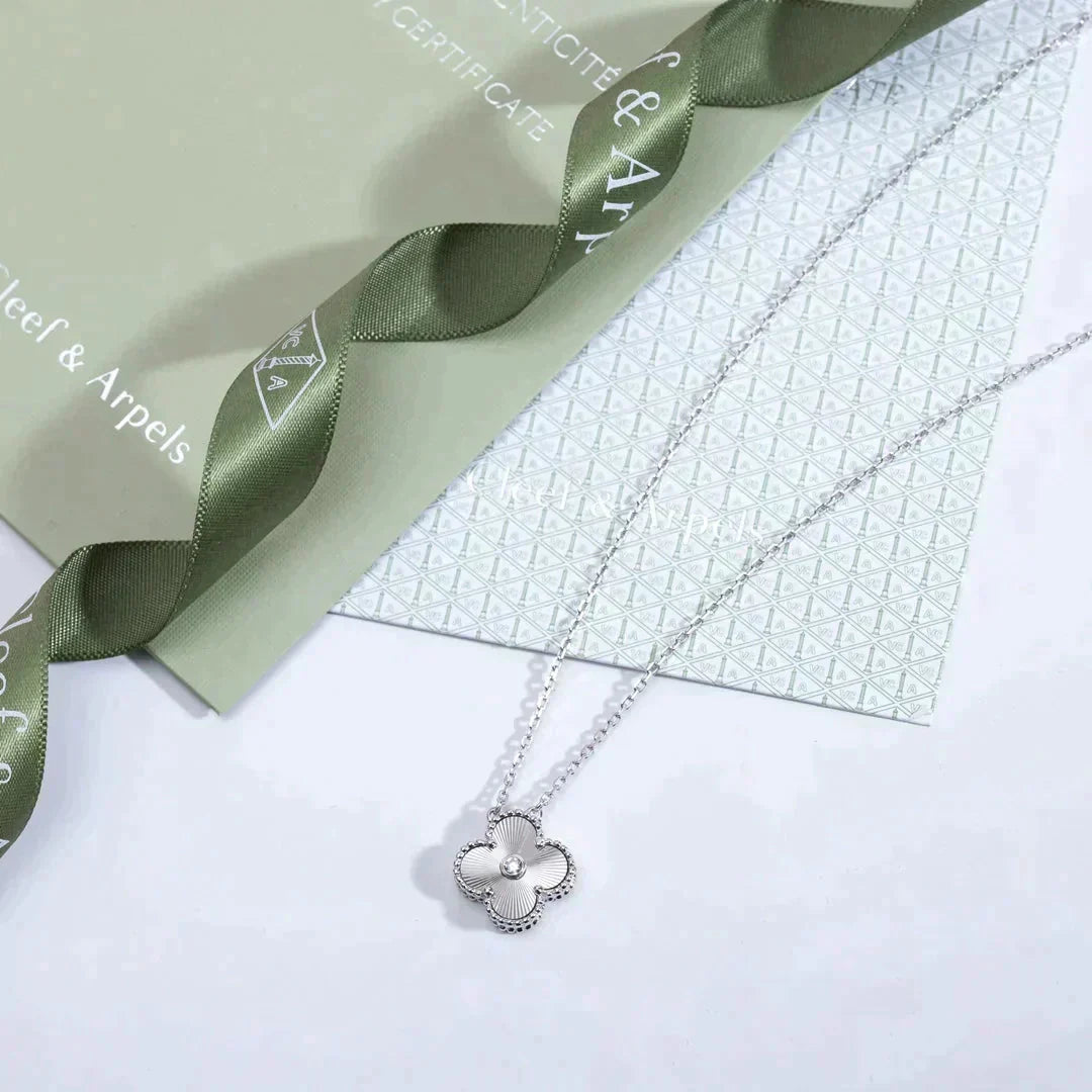 [Olivia Jewelry]CLOVER  15MM DIAMOND LASER NECKLACE SILVER