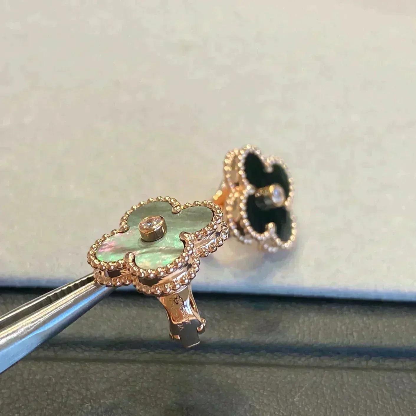 [Olivia Jewelry]CLOVER MEDIUM 1 MOTIFS GRAY MOP  DIAMOND EARRINGS
