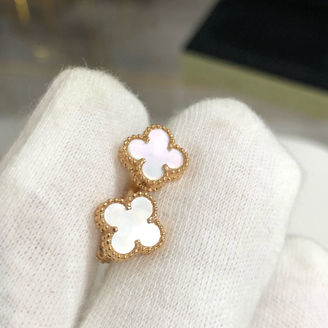 [Olivia Jewelry]CLOVER MINI GOLD EARRINGS