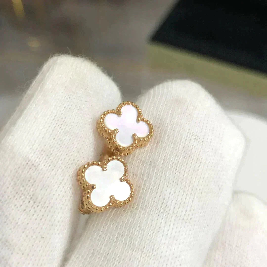 [Olivia Jewelry]CLOVER MINI 9.5MM WHITE MOP EARRINGS