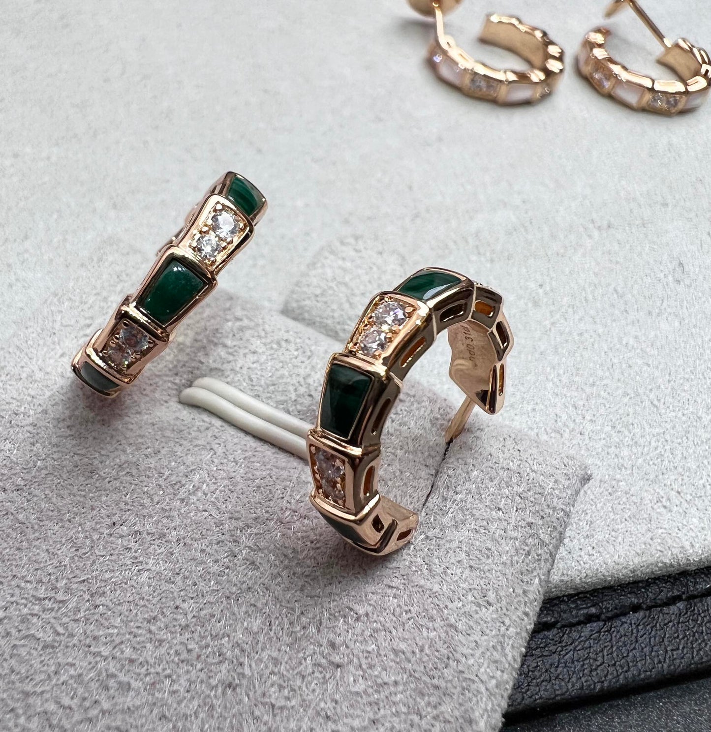 [OLIVIA]SERPENTI MALACHITE PINK GOLD EARRINGS