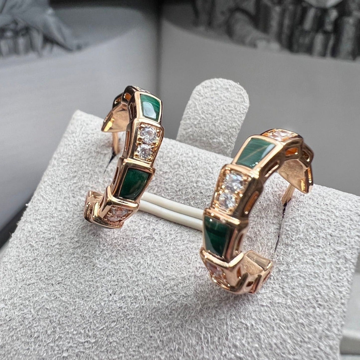 [OLIVIA]SERPENTI MALACHITE PINK GOLD EARRINGS