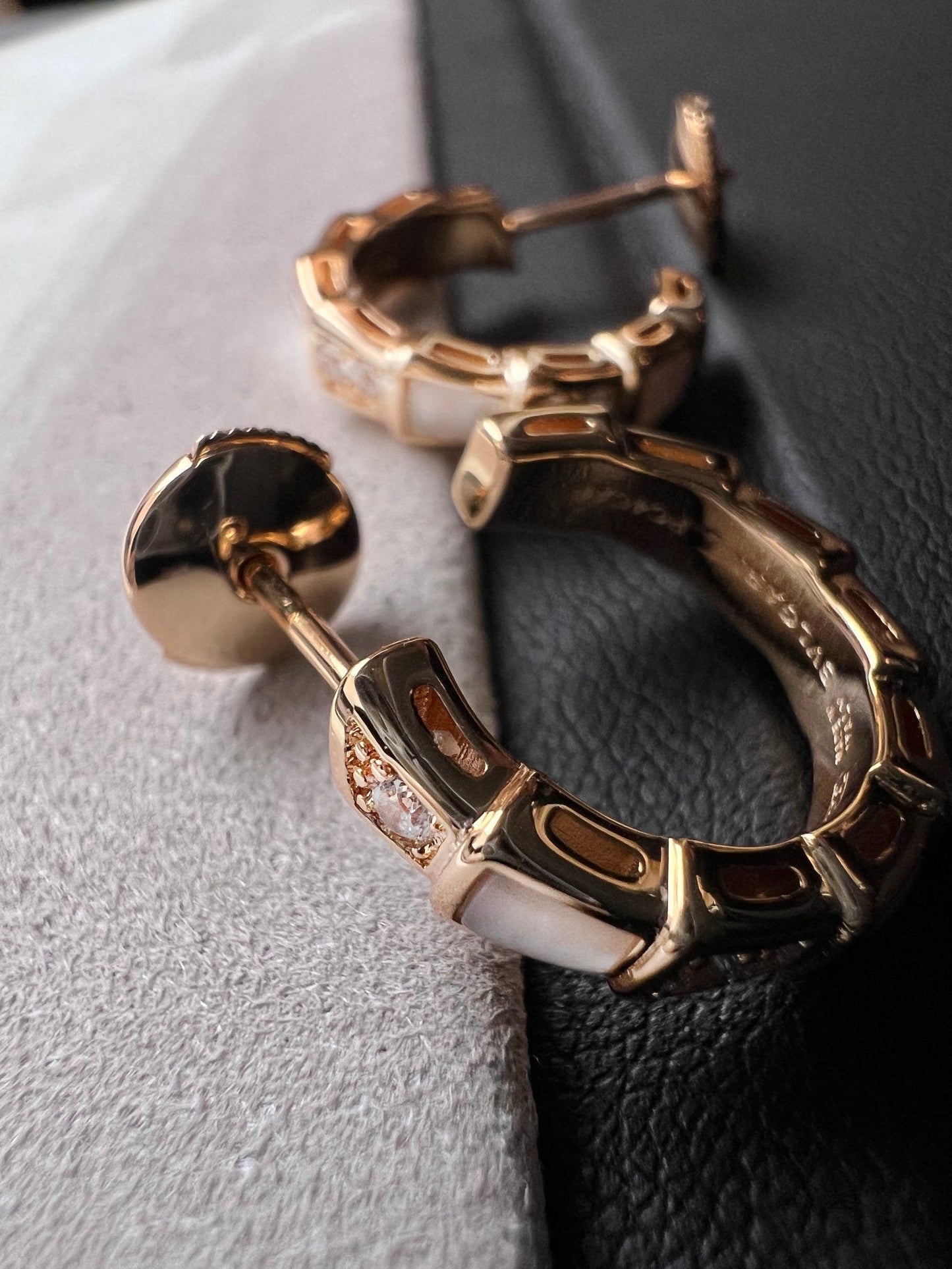 [Olivia Jewelry]SERPENTI MOP PINK GOLD EARRINGS