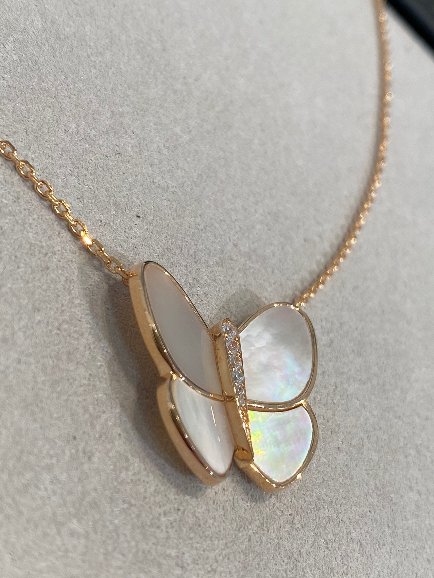 [Olivia Jewelry]BUTTERFLY GOLD MOP DIAMOND NECKLACE