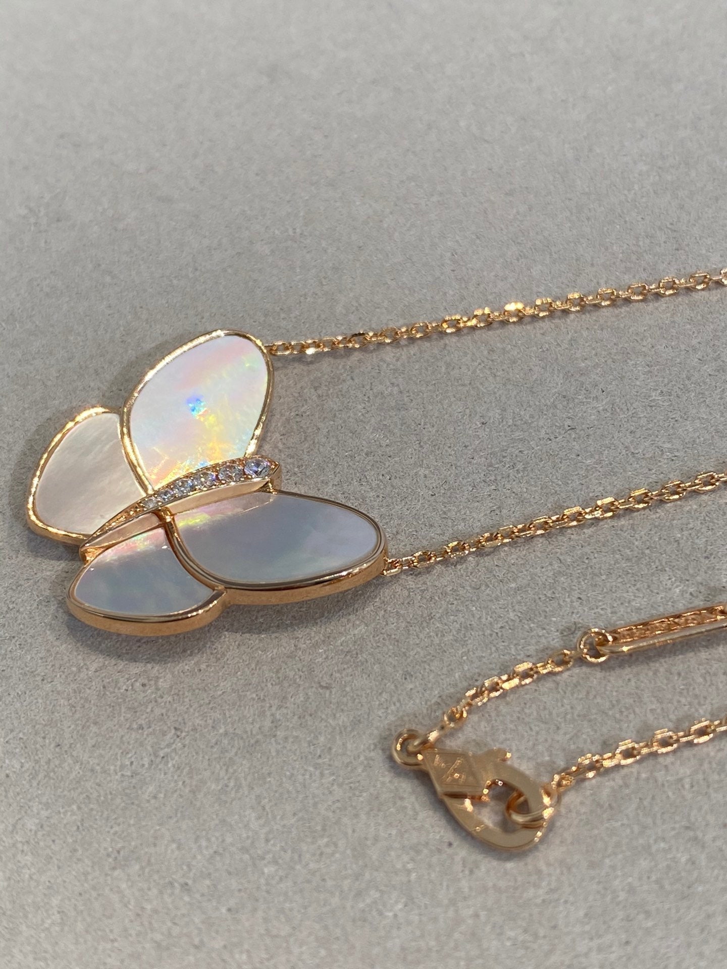 [Olivia Jewelry]BUTTERFLY GOLD MOP DIAMOND NECKLACE
