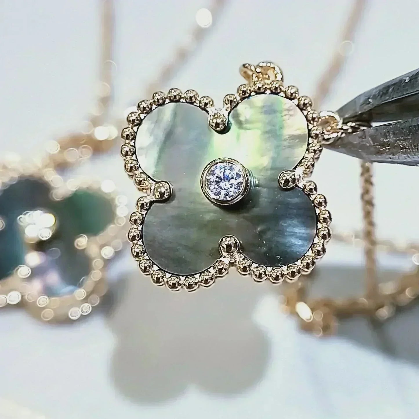 [Olivia Jewelry]CLOVER 15MM DIAMOND AND MOTHER-OF-GREY NECKLACE