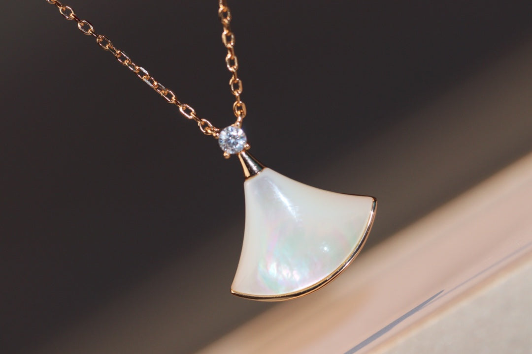 [OLIVIA]DREAM NECKLACE WHITE MOP PINK GOLD 1 DIAMOND