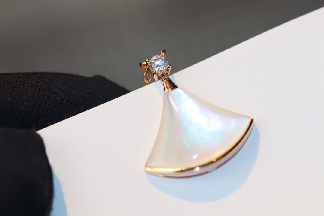 [OLIVIA]DREAM NECKLACE WHITE MOP PINK GOLD 1 DIAMOND