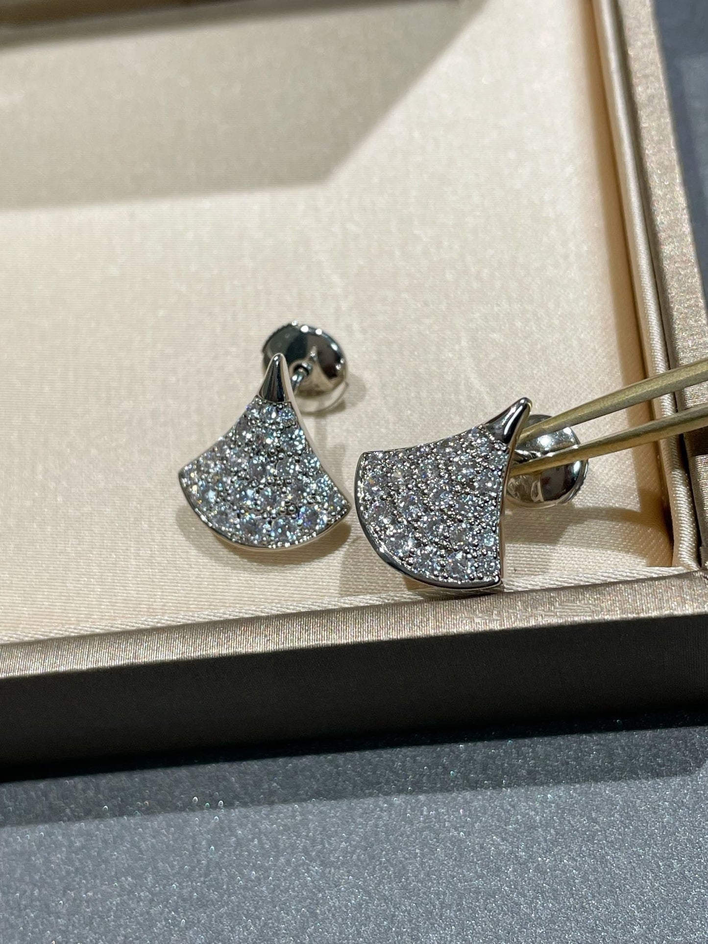 [OLIVIA]DREAM STUD EARRINGS DIAMOND