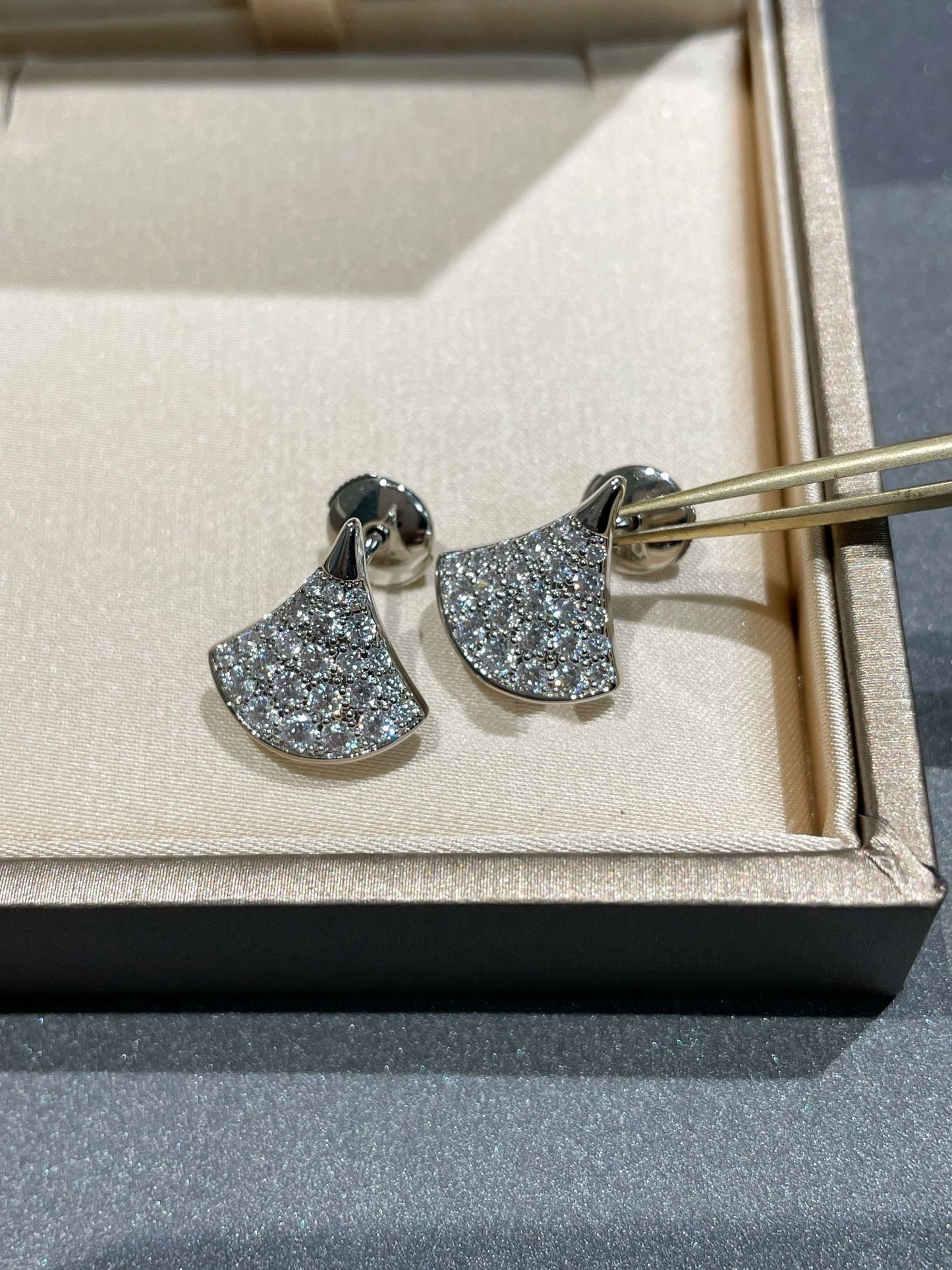 [OLIVIA]DREAM STUD EARRINGS DIAMOND