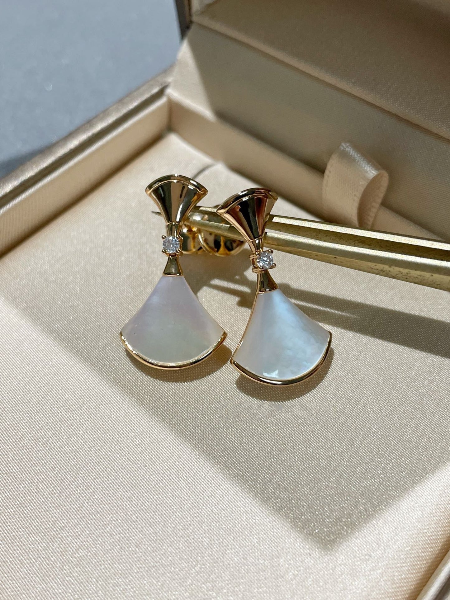 [OLIVIA]DREAM MOP 1 DIAMOND EARRINGS