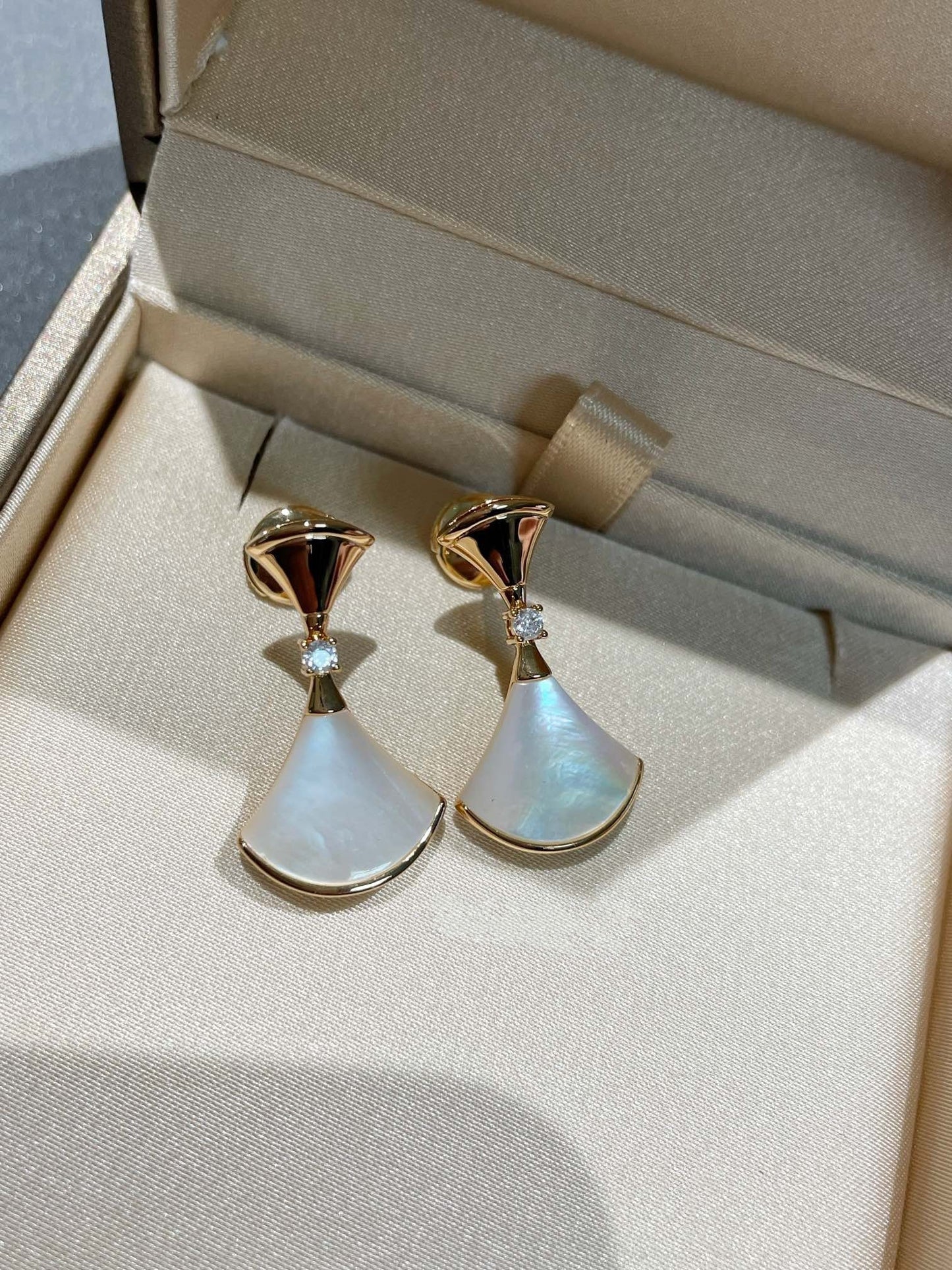 [OLIVIA]DREAM MOP 1 DIAMOND EARRINGS