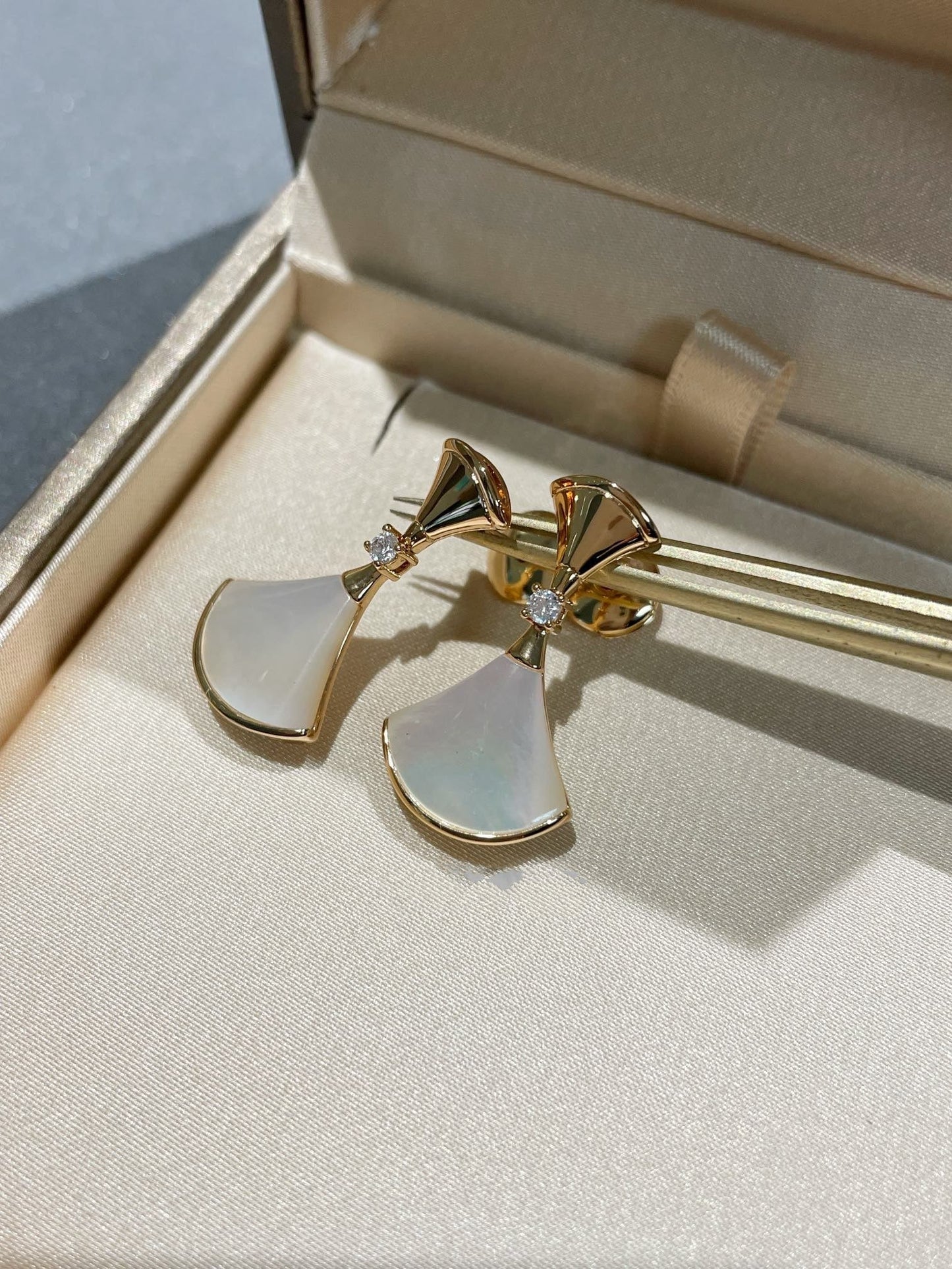 [OLIVIA]DREAM MOP 1 DIAMOND EARRINGS