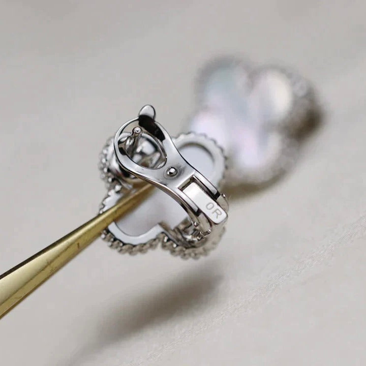 [Olivia Jewelry]CLOVER MEDIUM 1 MOTIFS  WHITE MOP EARRINGS SILVER