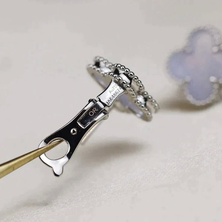 [Olivia Jewelry]CLOVER MEDIUM 1 MOTIFS  WHITE MOP EARRINGS SILVER