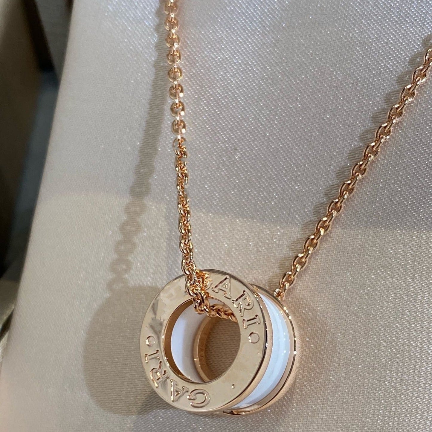 [OLIVIA]ZERO 1 WHITE CERAMIC PINK GOLD NECKLACE