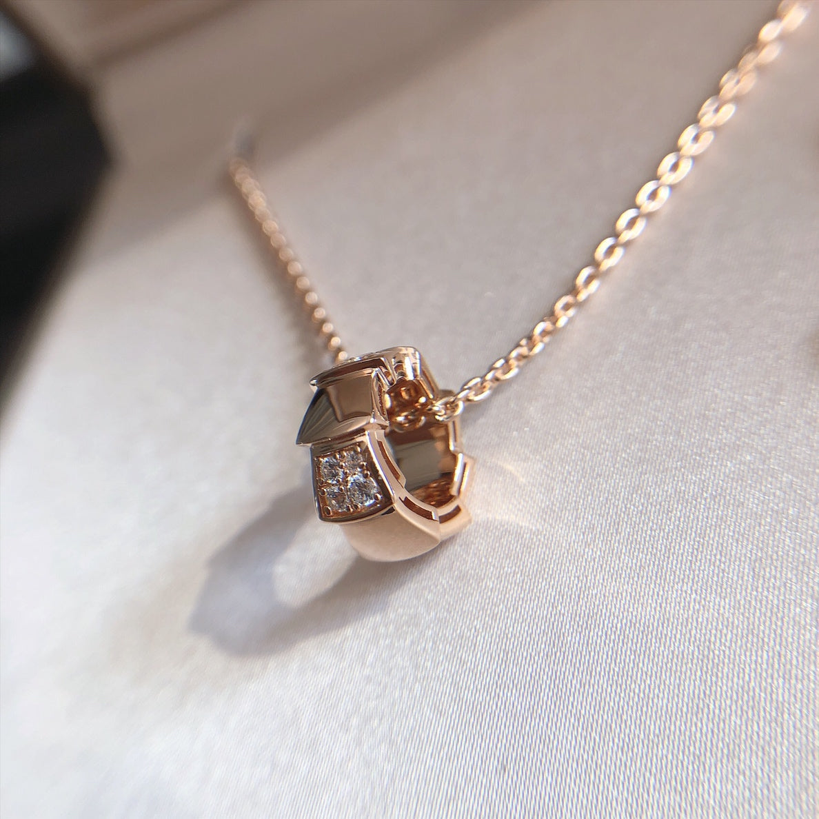 [OLIVIA]SERPENTI PEDANT DIAMOND PINK GOLD NECKLACE