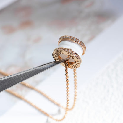 [OLIVIA]ZERO 1 WHITE CERAMIC PINK GOLD DIAMOND NECKLACE