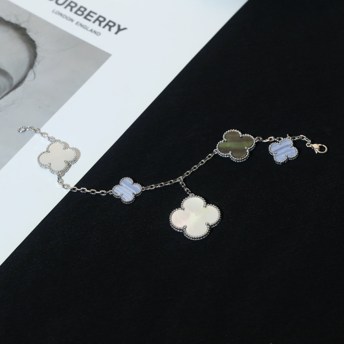 [Olivia Jewelry]CLOVER BRACELET 5 MOTIFS MOP CHALCEDONY SILVER