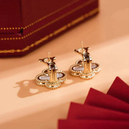 [Olivia Jewelry]CLOVER MEDIUM 1 MOTIFS  WHITE MOP STUD EARRINGS