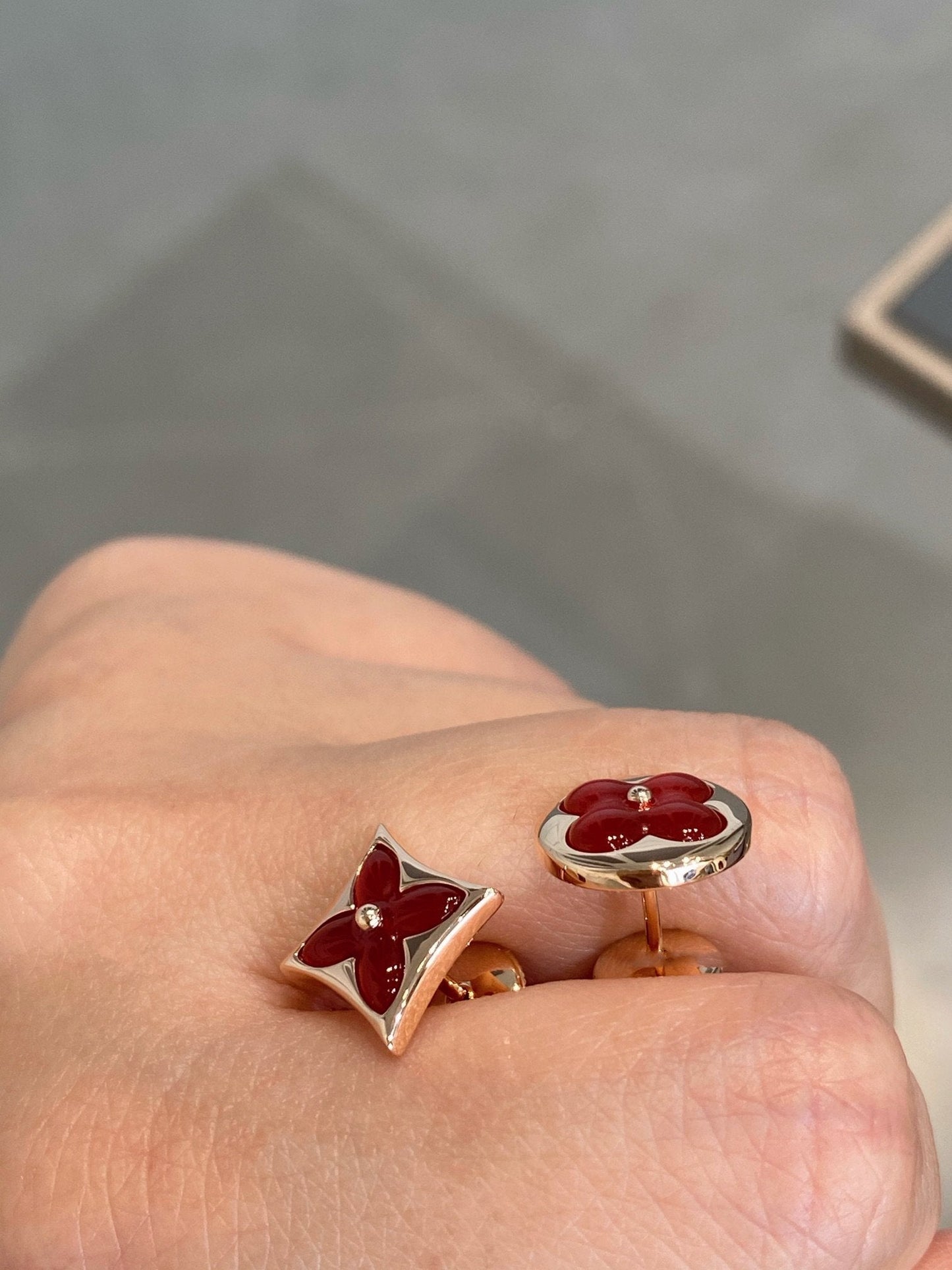 [Olivia Jewelry]STAR AND SUN PINK GOLD CARNELIAN STUD EARRINGS
