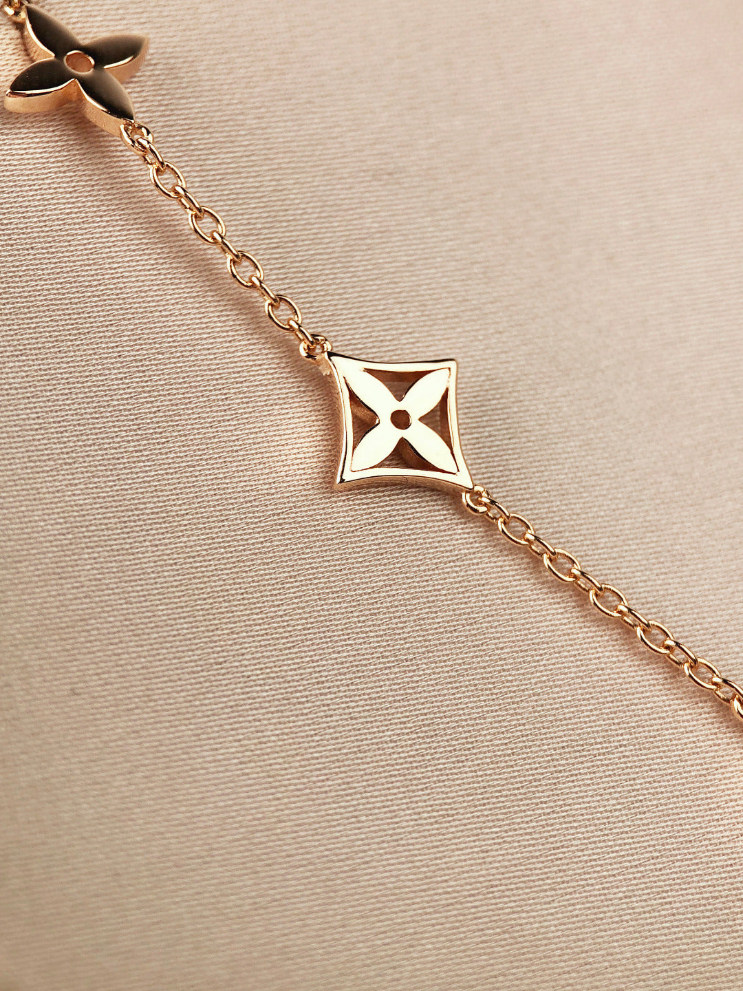 [Olivia Jewelry]STAR AND SUN 7 MOTIFS GOLD BRACELET