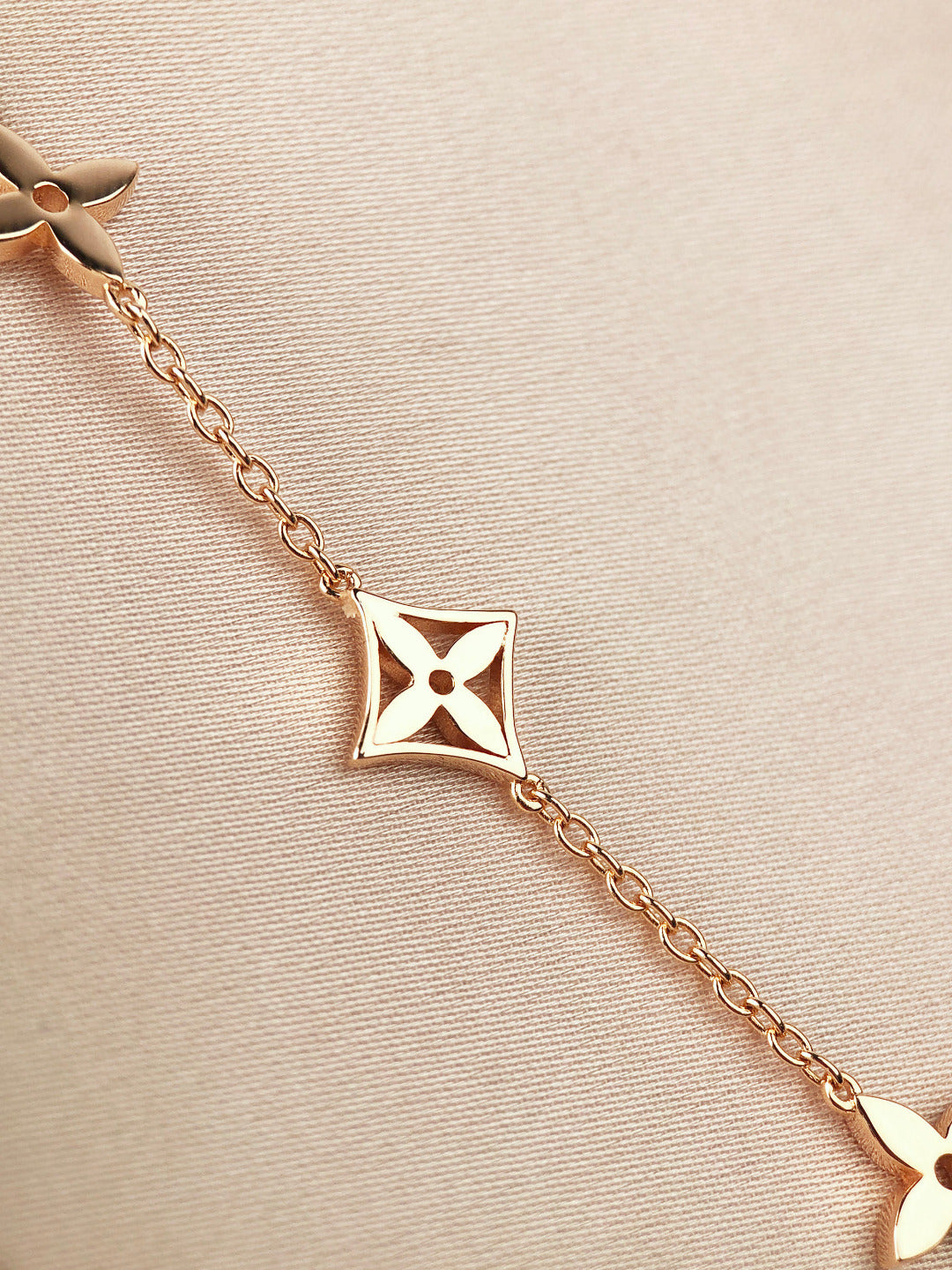 [Olivia Jewelry]STAR AND SUN 7 MOTIFS GOLD BRACELET