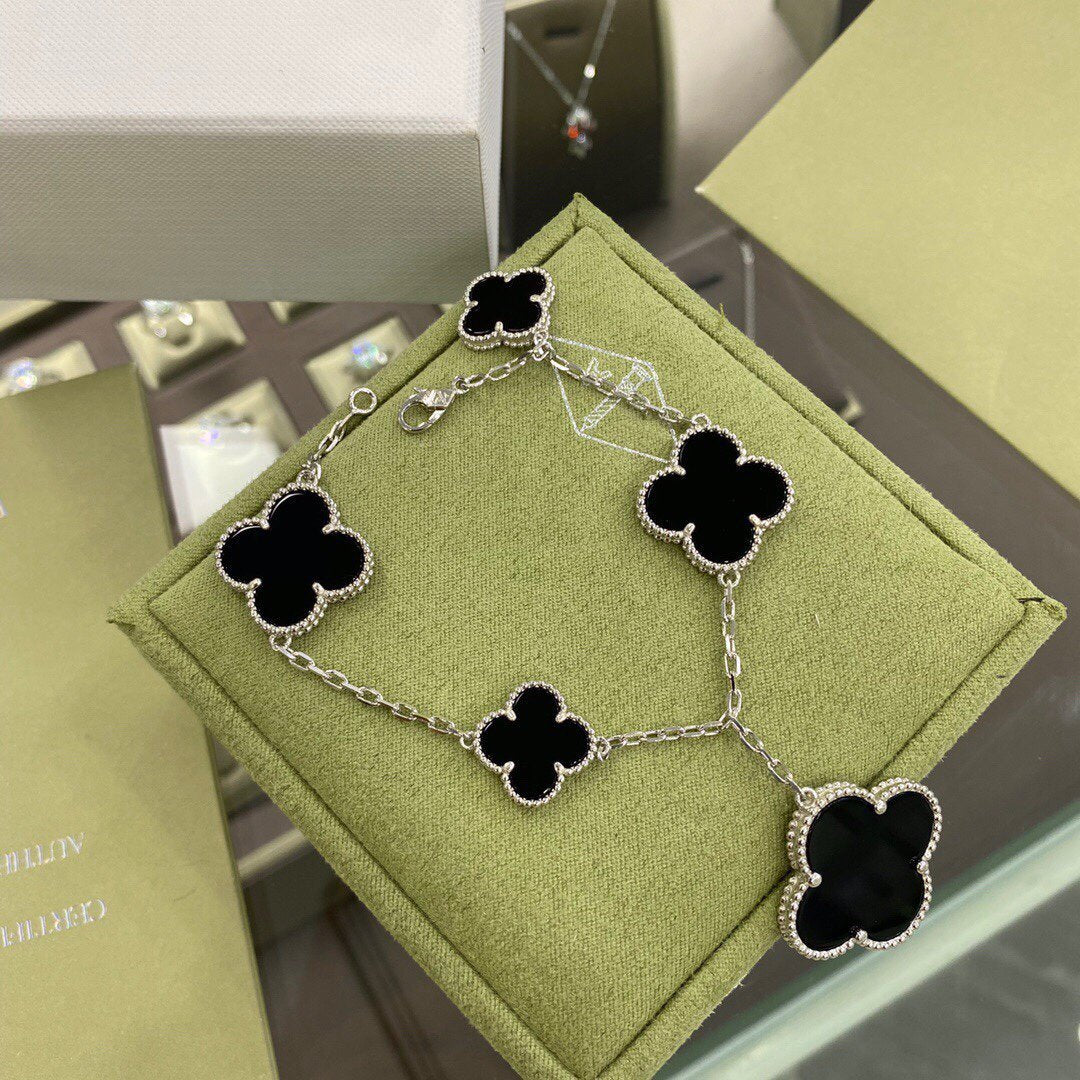 [Olivia Jewelry]CLOVER 5 MOTIFS SIVLER ONYX BRACELET