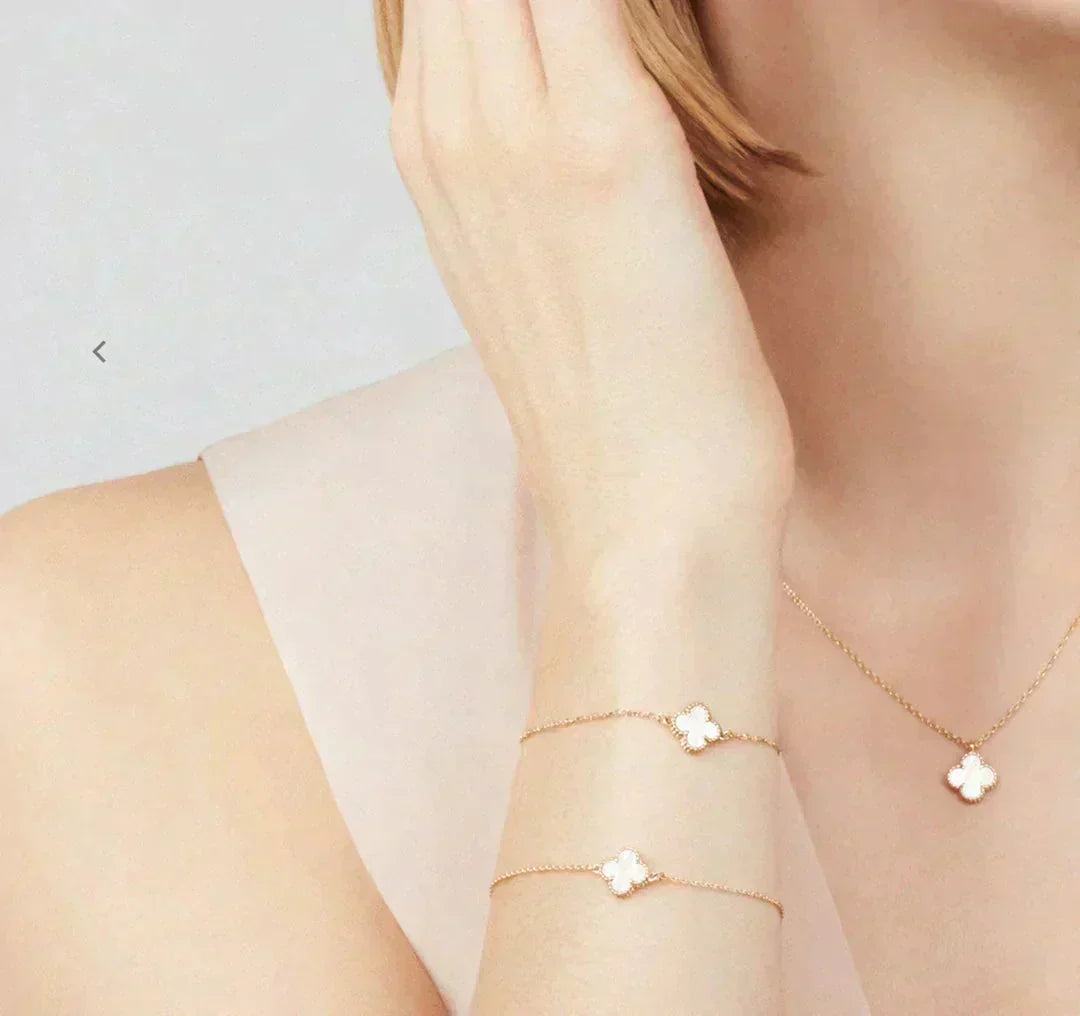 [Olivia Jewelry]CLOVER MINI 9.5MM WHITE MOTHER-OF-PEARL NECKLACE