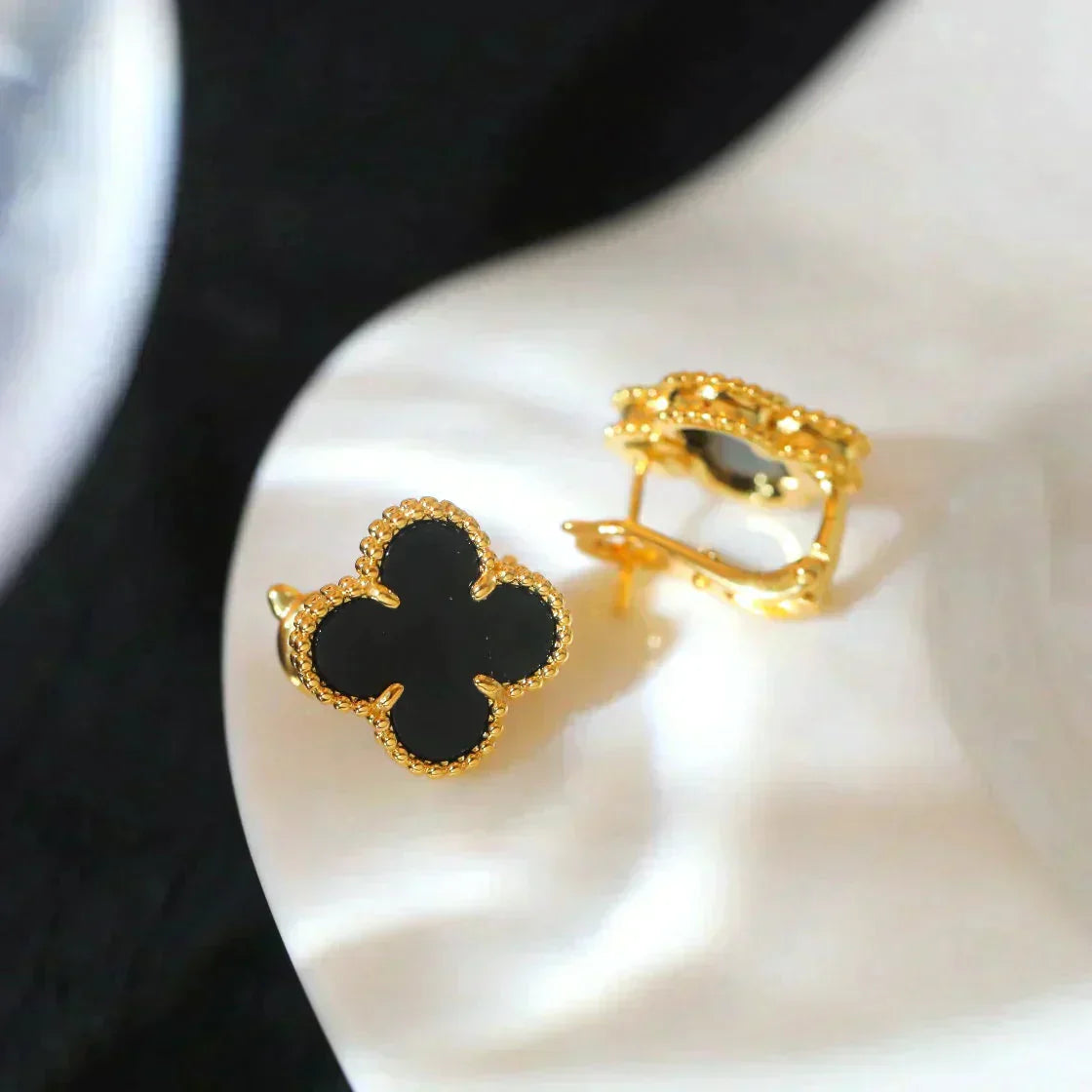 [Olivia Jewelry]CLOVER MEDIUM 1 MOTIFS  ONYX STUD EARRINGS