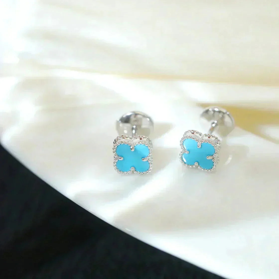 [Olivia Jewelry]CLOVER MINI 9.5MM ONYX STUD EARRINGS SILVER