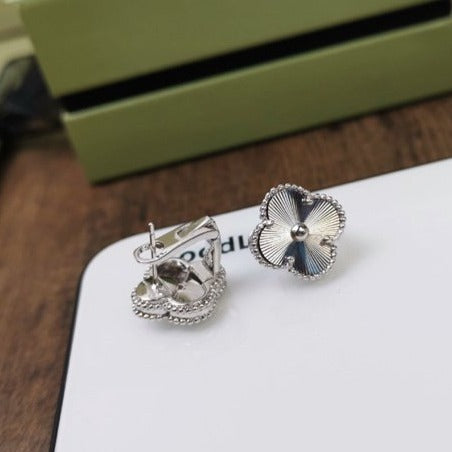 [Olivia Jewelry]CLOVER MEDIUM STUD EARRINGS