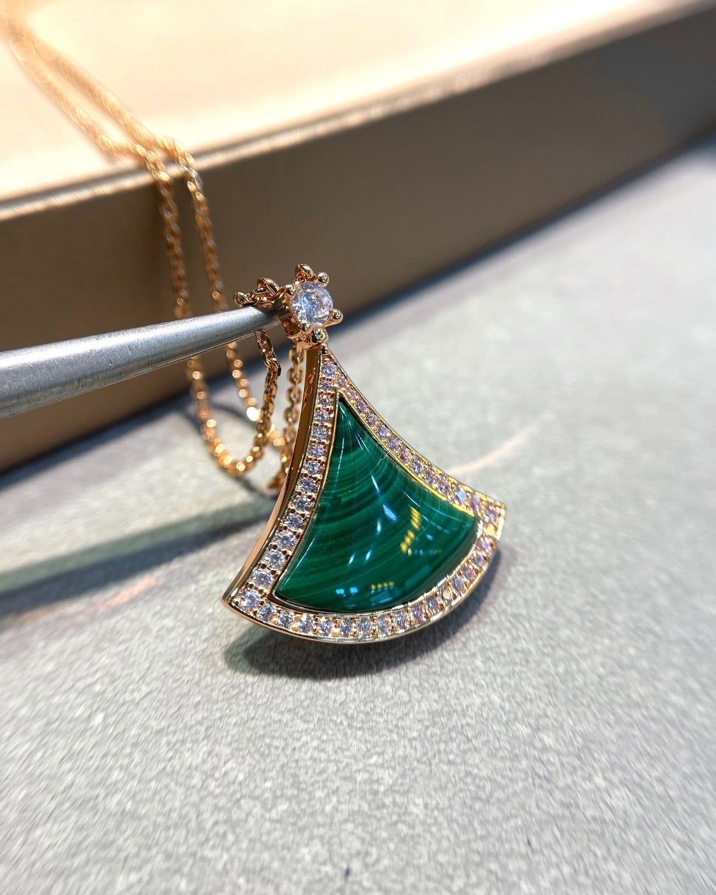 [OLIVIA]DREAM MALACHITE DIAMOND PAVED PINK GOLD NECKLACE