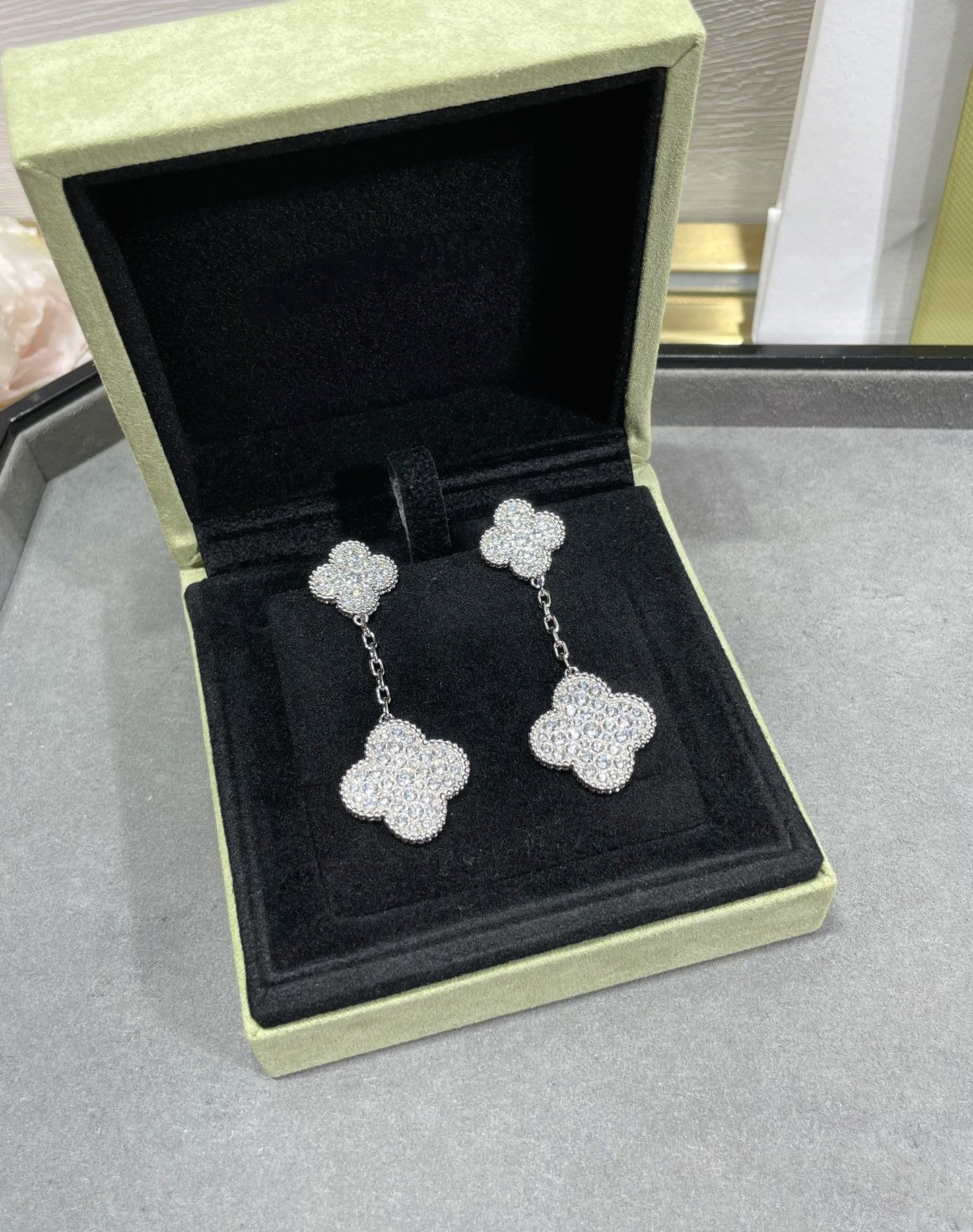 [Olivia Jewelry]CLOVER 2 MOTIFS DIAMOND PAVED SILVER EARRINGS