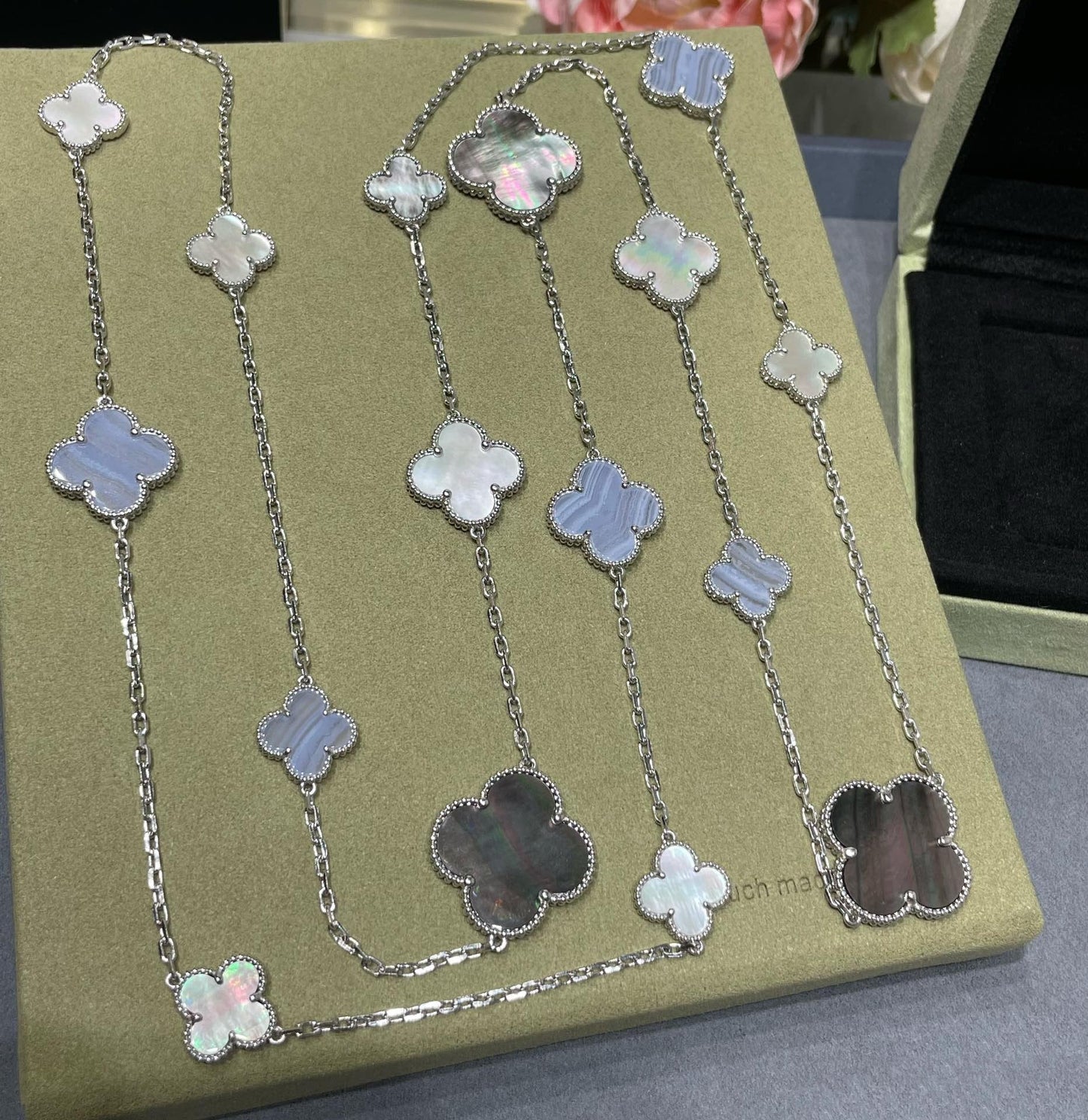 [Olivia Jewelry]CLOVER 16 MOTIF CHALCEDONY MOP SILVER NECKLACE