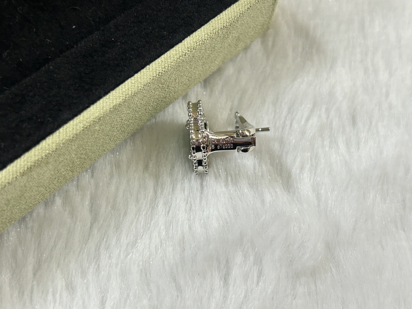 [Olivia Jewelry]CLOVER PIETERSITE MEDIUM STUD EARRINGS