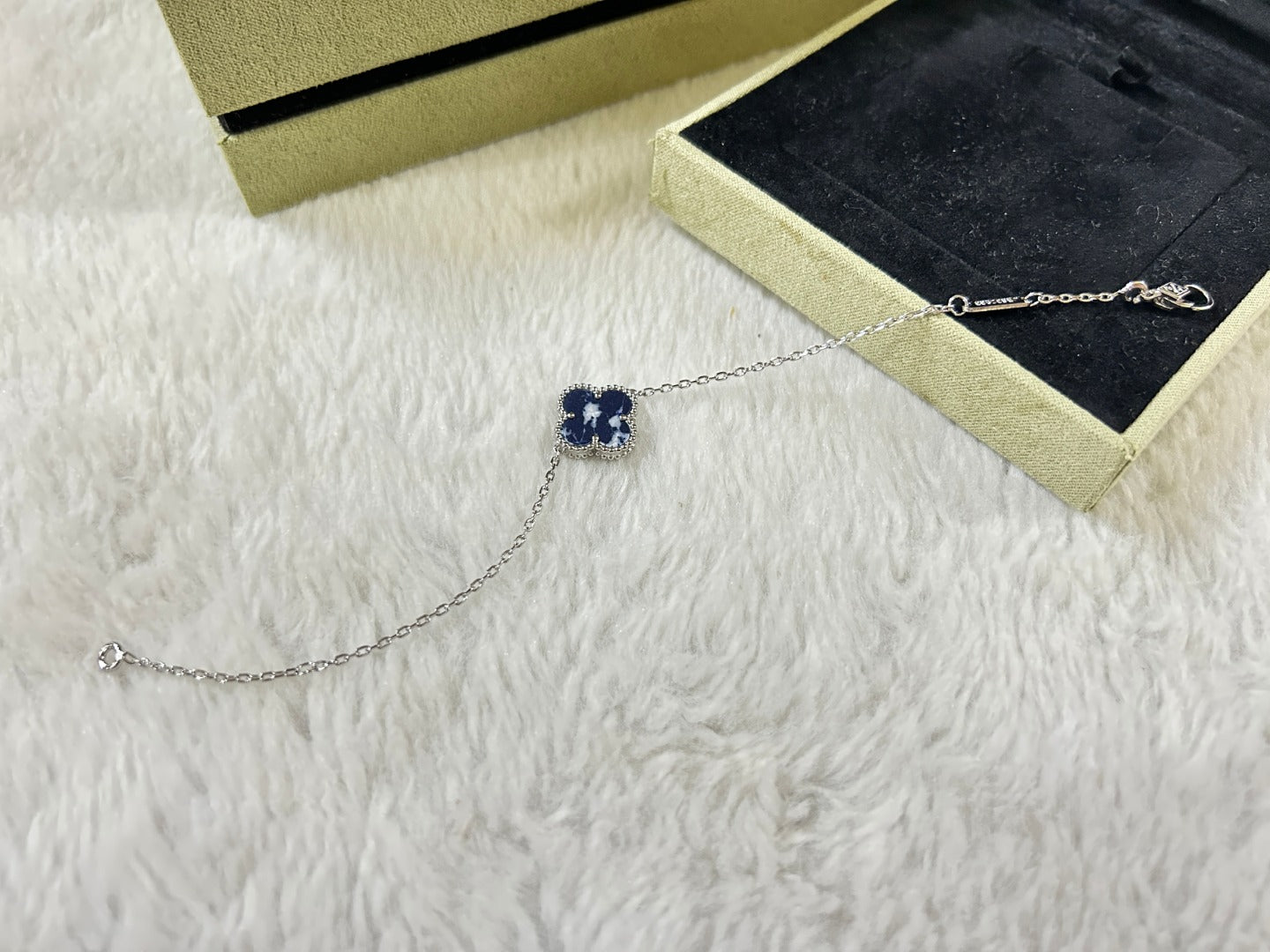 [Olivia Jewelry]CLOVER 1 MOTIF PIETERSITE BRACELET