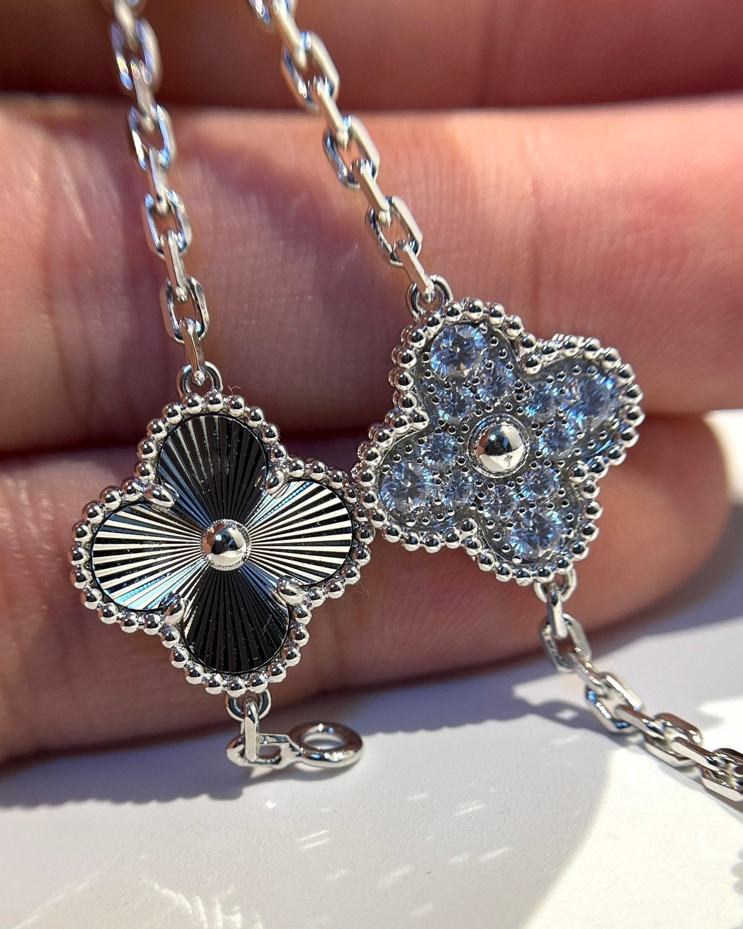 [Olivia JW]CLOVER 5 MOTIF SILVER DIAMOND BRACELET