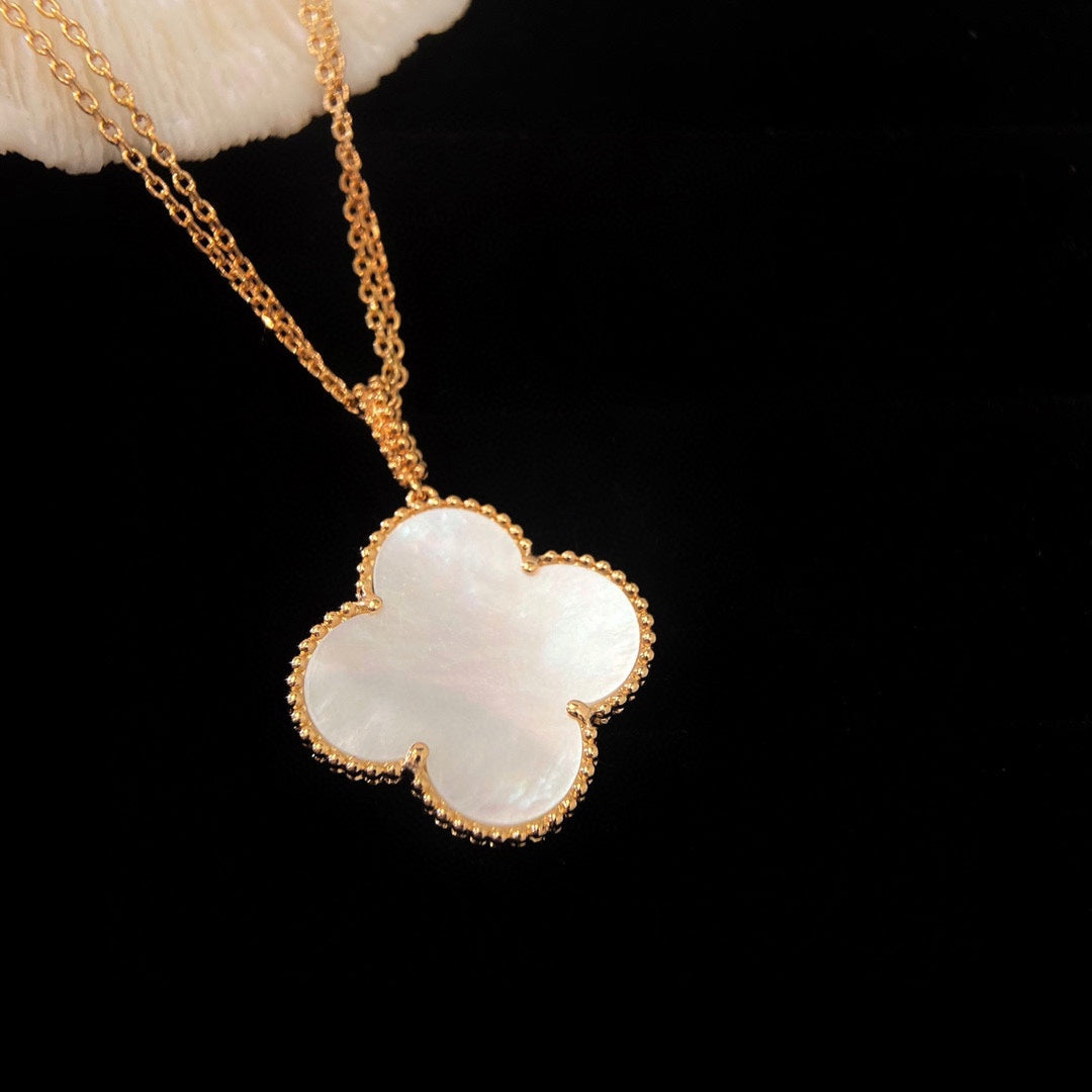 [Olivia Jewelry]CLOVER 25MM MOP LARGE PENDANT NECKLACE