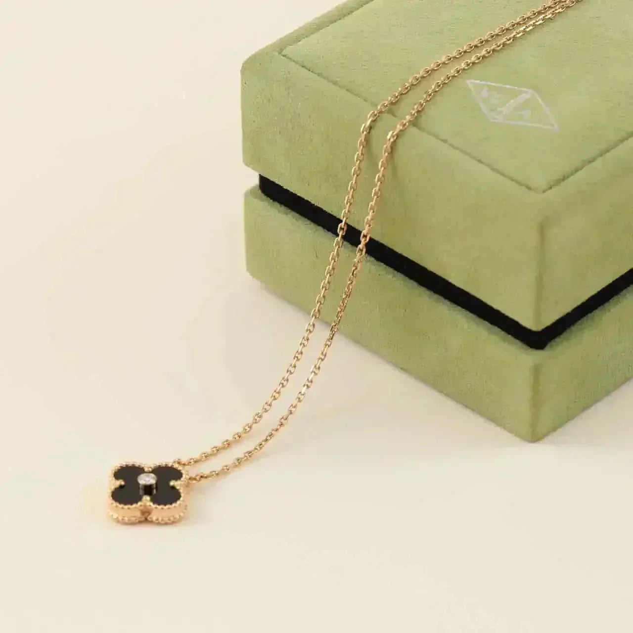 [Olivia Jewelry]CLOVER 15MM DIAMOND ONYX NECKLACE